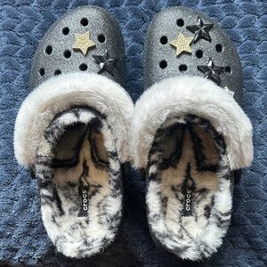 CROCS Glitter Black Faux-Fur Lined Clogs with Star Charms
